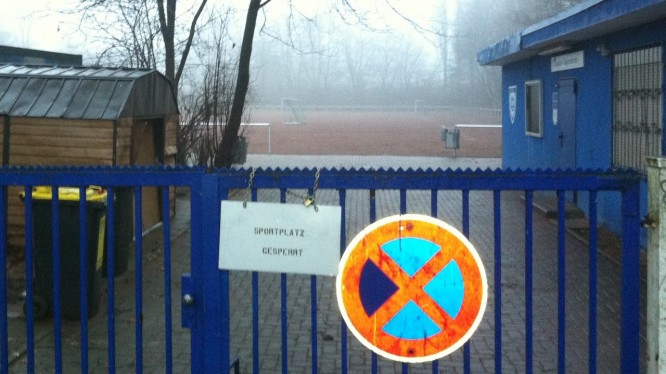 Kein Trainings- und Spielbetrieb - Sportplatz gesperrt