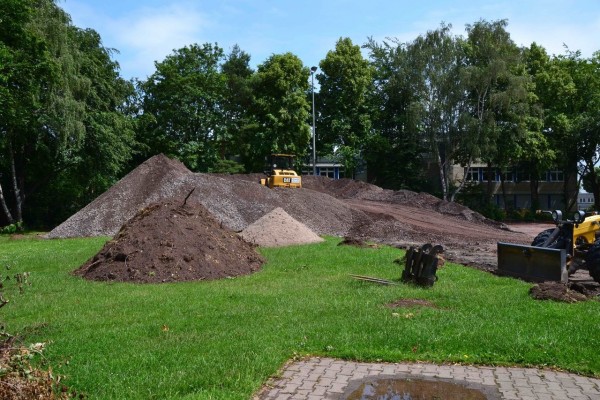 Fußball: Kunstrasenumbau (Sommer 2014)